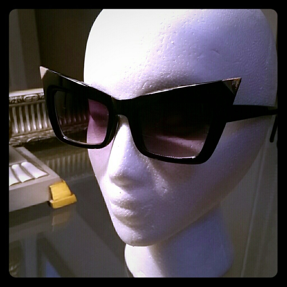 Ladies sunglasses
